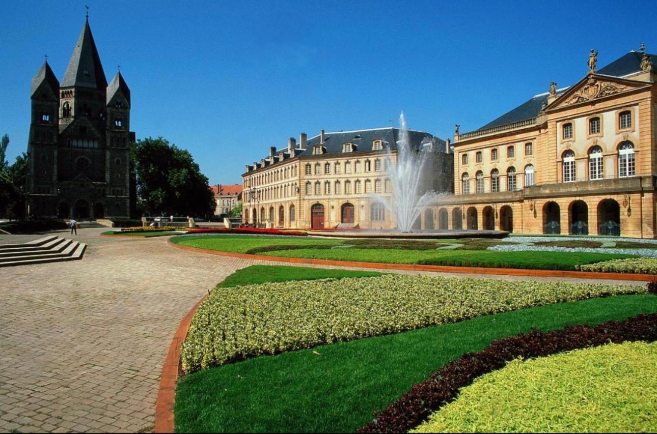 Serenity Bed Palace 2 Metz Gare المظهر الخارجي الصورة